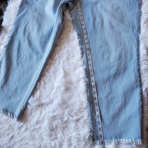 LOFT Curvy High Waist Straight Crop Frayed/Raw Hem Light Wash Denim Size 32/14 - Picture 15 of 15